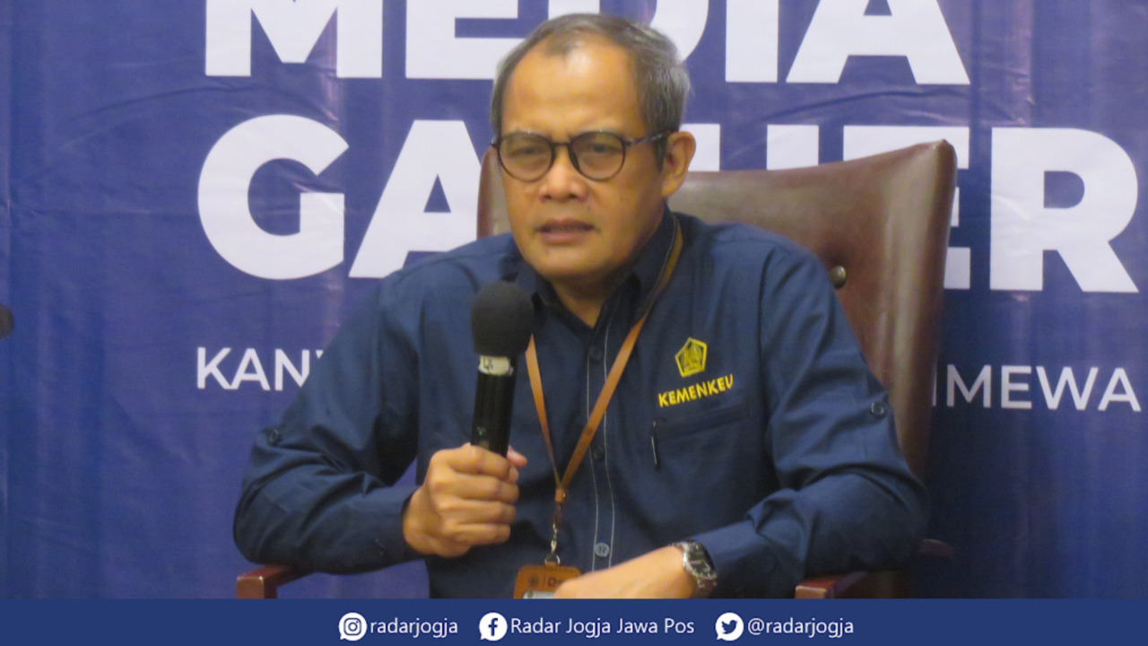 SOSOK : Kepala Kantor Wilayah Direktorat Jenderal Pajak Daerah Istimewa Jogjakarta Slamet Sutantyo. (DWI AGUS/RADAR JOGJA)