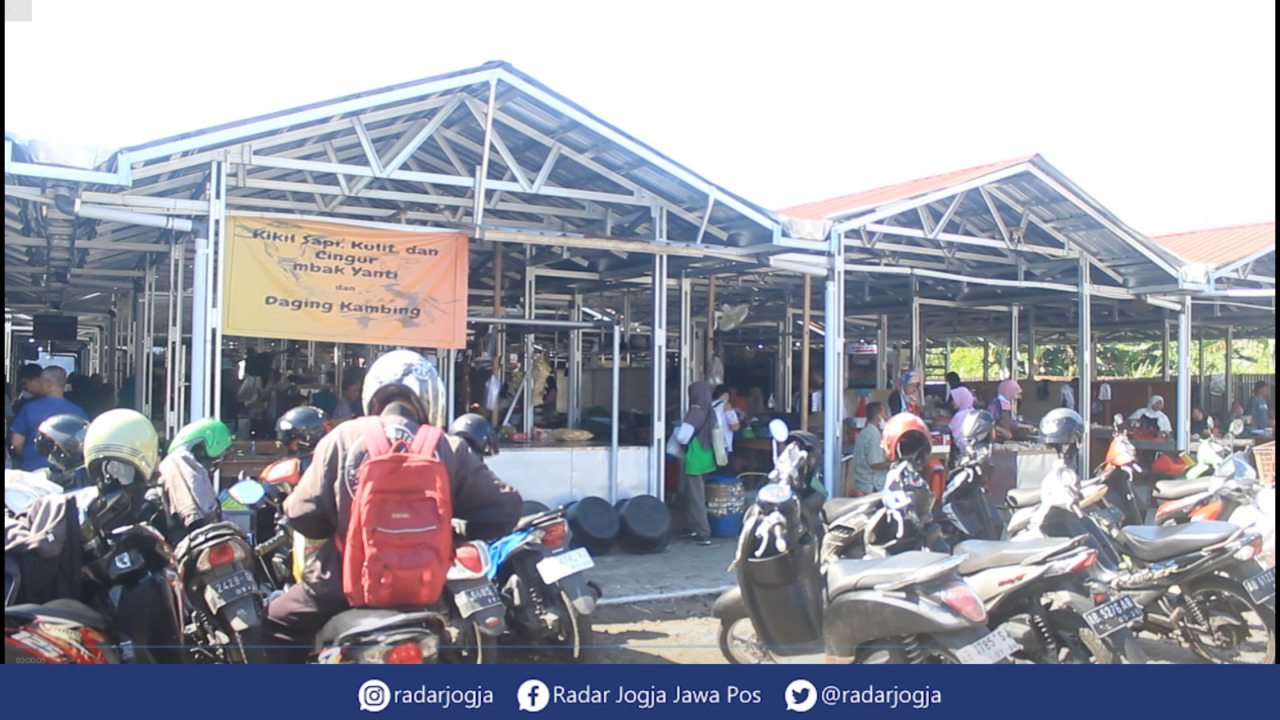SEMENTARA : Kondisi Shelter Pasar Sentul, Jumat (12/5). (ANNISSA KARIN/RADAR JOGJA)