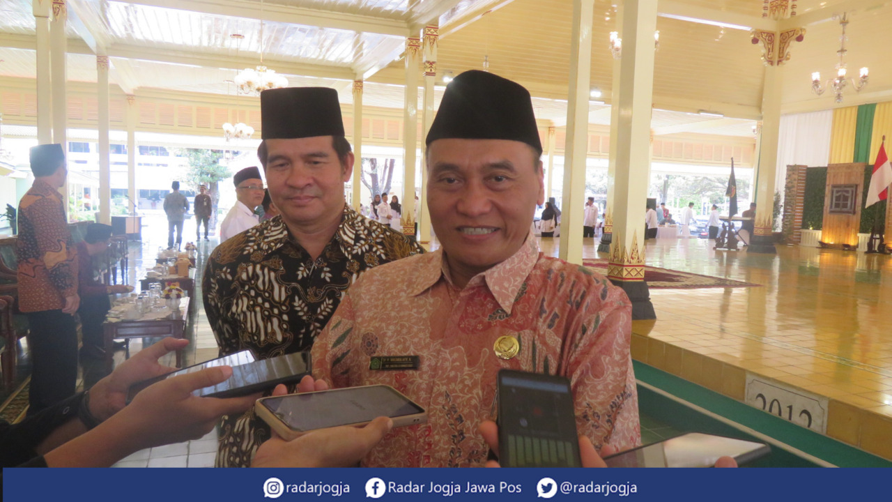 SOSOK : Kepala Kanwil Kemenag DIJ Masmin Afif saat ditemui di Kompleks Kepatihan Pemprov DIJ, Jumat (19/5). (DWI AGUS/RADAR JOGJA)