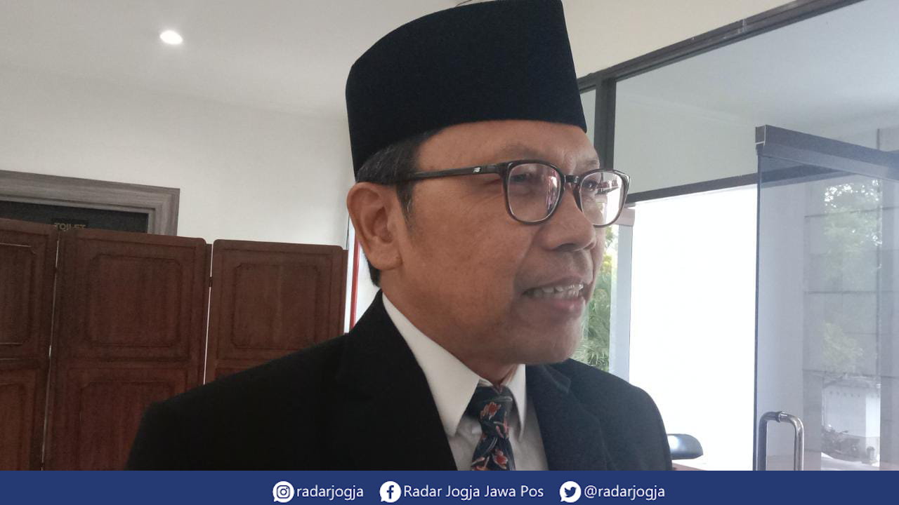 SOSOK : Penjabat Wali Kota Jogja Singgih Raharja saat ditemui di Gedung DPRD Kota Jogja, Selasa (23/5). (ANNISSA KARIN/RADAR JOGJA)