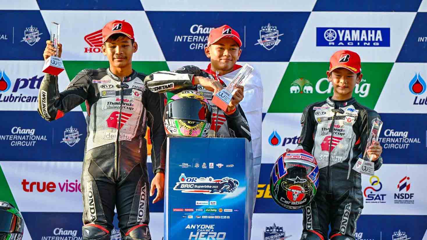 PRESTASI: Pebalap binaan PT Astra Honda Motor (AHM), Decksa Almer Alfarezel sukses mencetak double podium tertinggi pada ajang Thailand Talent Cup (TTC) 2023 seri ketiga di Chang International Circuit, Buriram, Thailand (3-4/6). (HONDA FOR RADAR JOGJA)