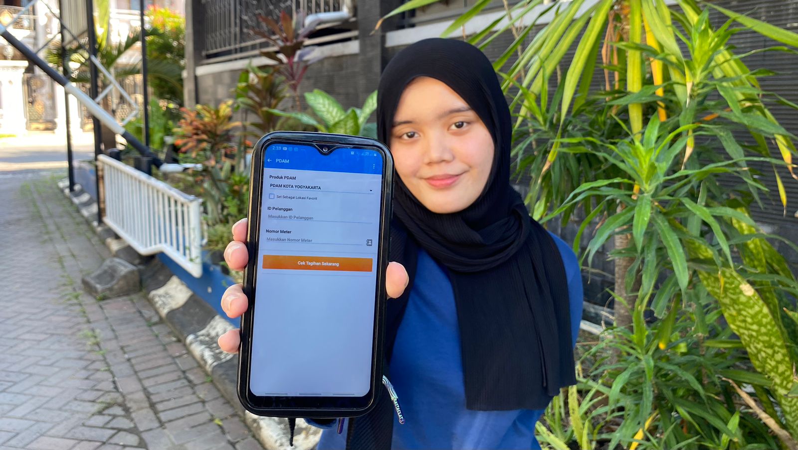 PRAKTIS : Aplikasi SpeedCash memberi kemudahan bagi masyarakat untuk melakukan pembayaran PDAM. (DOKUMENTASI SPEEDCASH)