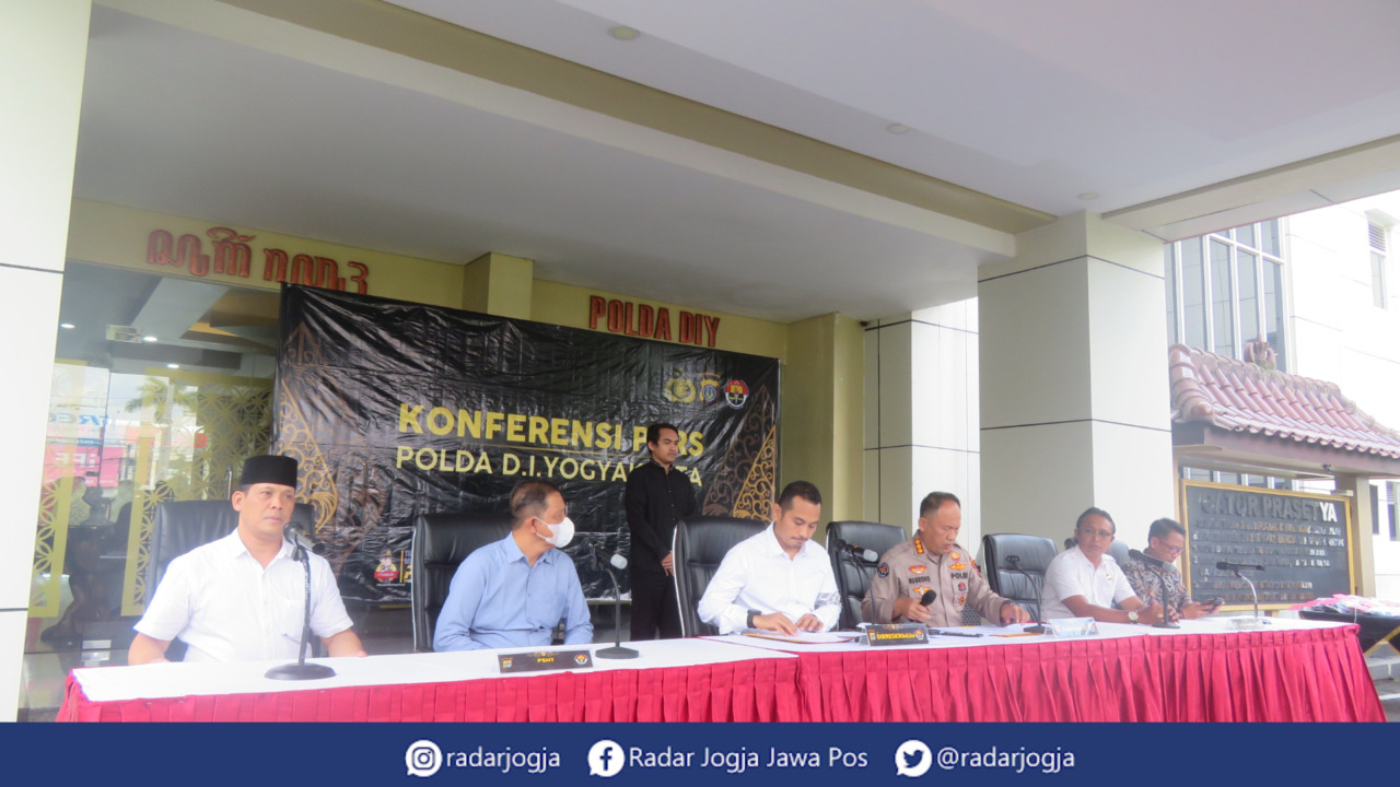 KLIR : Rilis kasus latar belakang konflik PSHT dan Brajamusti di Mapolda DIJ, Senin (5/6). (DWI AGUS/RADAR JOGJA)