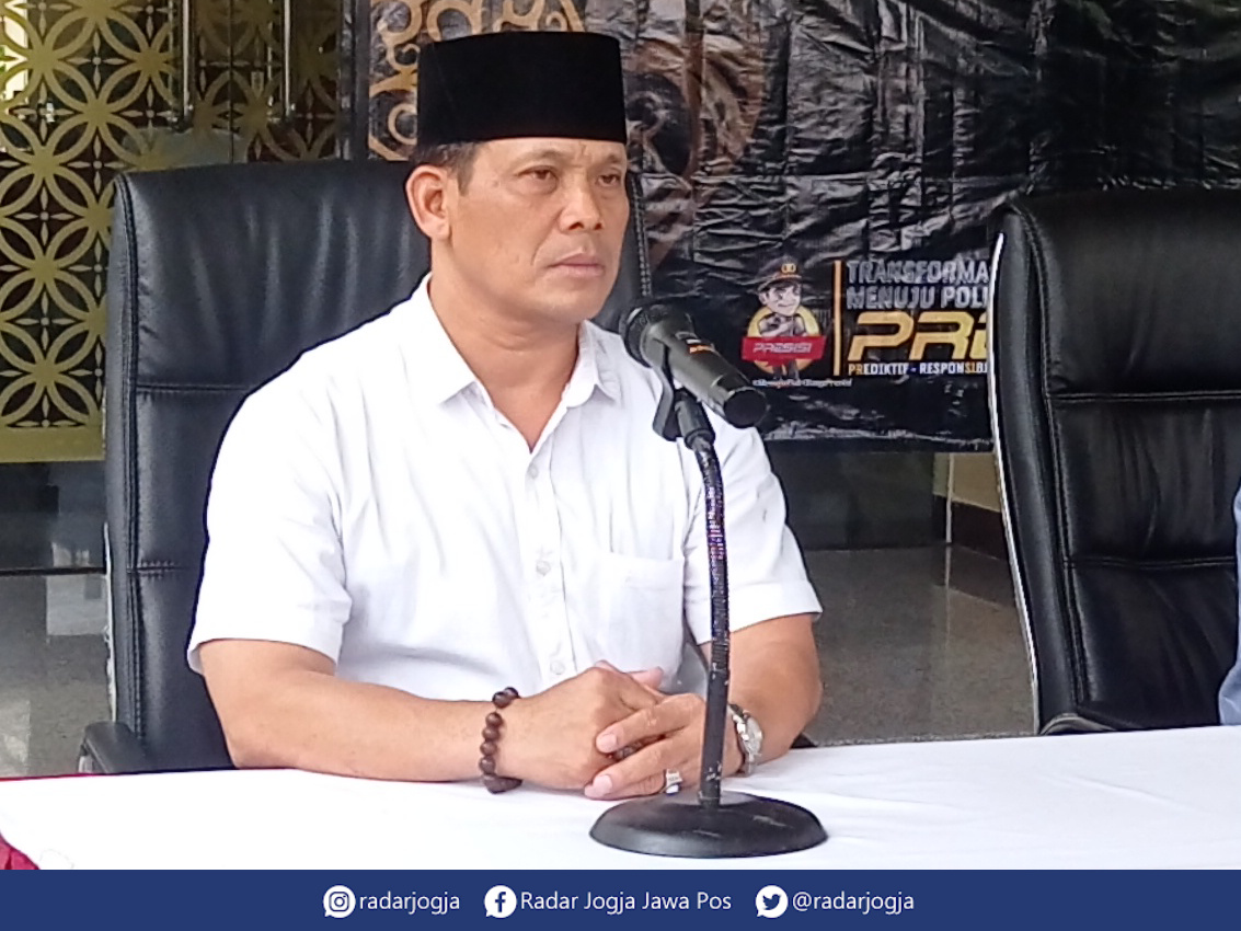 SOSOK : Ketua PSHT Cabang Kota Jogja Sutopan Basuki saat ditemui di Mapolda DIJ, Senin (5/6). (DWI AGUS/RADAR JOGJA)