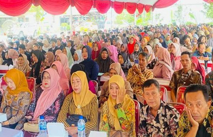 KOMPAK: Siswa-siswi kelas IX antusias mengikuti purnawiyata.