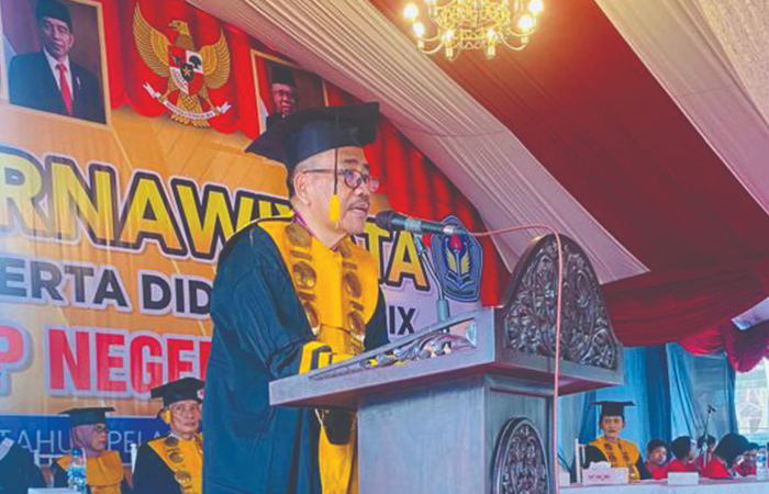 OPTIMIS: Sambutan kepalah sekolah SMPN 1 Pakel Budi Harsono.
