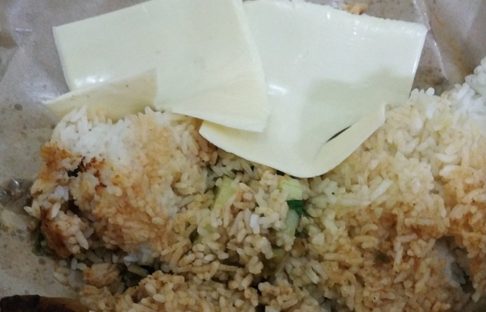 TAMPILAN : Nasi padang pake keju