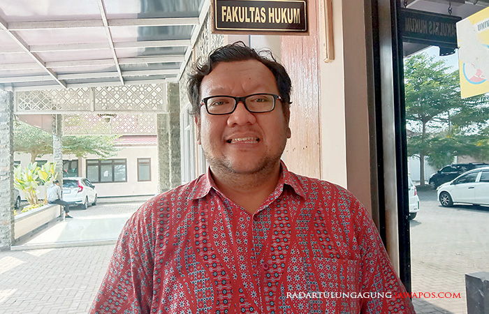 "Kalau kemungkinan itu bisa ditolak karena kasus telah ditangani polda. Dan, bisa juga dikabulkan, mengacu pada pertimbangan asas peradilan,&rdquo; (M. TAUFAN PERDANA PUTRA,Kaprodi Ilmu Hukum Unisba Blitar)