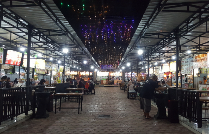 Teras Kota selalu ramai pengunjung (Foto : Intan Puspitasari)