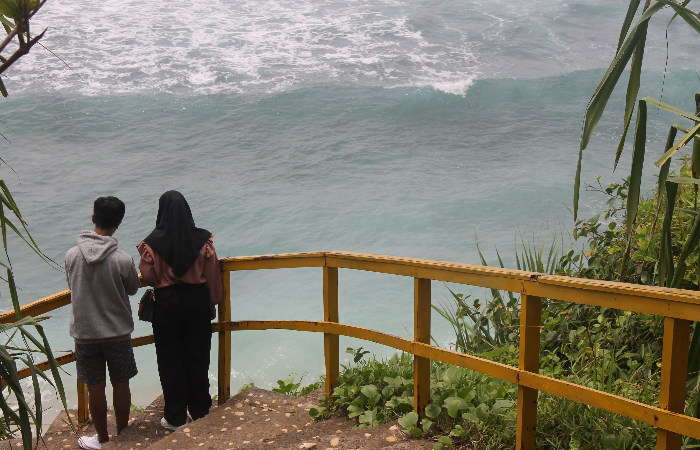 Pemandangan Pantai Pacar Tulungagung (Foto: Dok Radar Tulungagung)