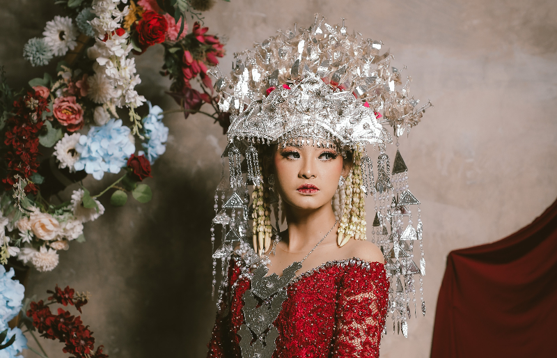 MANGLINGI DAN ANGGUN: Hasil make up Fezi MUA flawles dan anggun. Bikin penampilan makin istimewa di hari spesial (Foto : Fezi MUA untuk Radar Tulungagung)