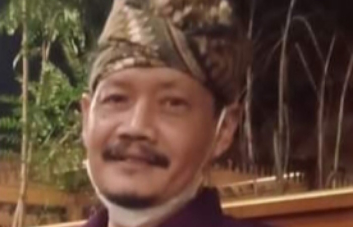 PENULIS FILOSOFI DAN HAKIKAT KURBAN: Wawan Susetya.
