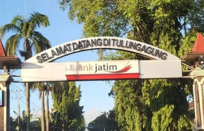 ILUSTRASI : Gapura Kabupaten Tulungagung.