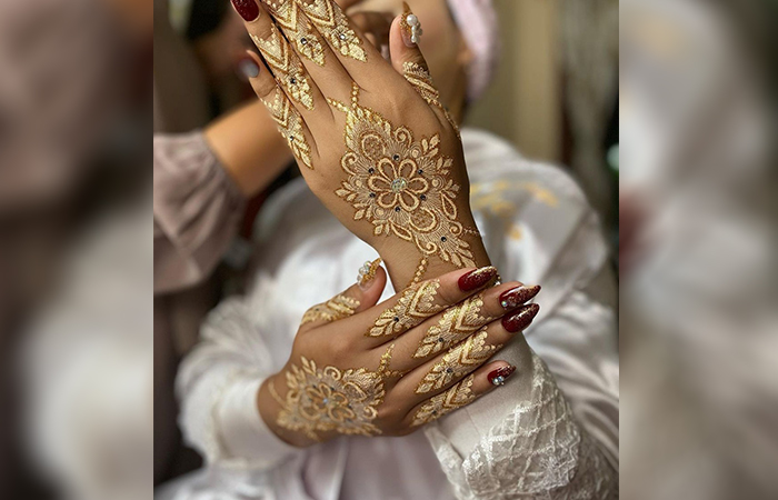 ELEGAN: Henna Nude yang diprediksi bisa booming setahun ke depan.