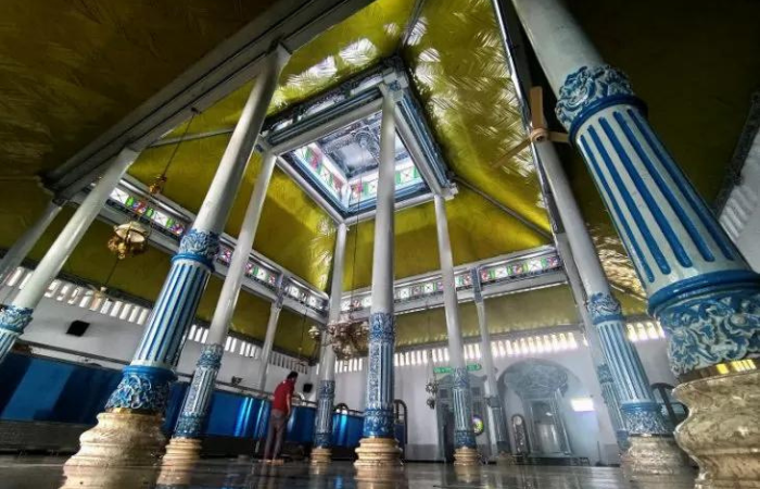SEKILAS MIRIP : Ornamen pada bangunan masjid Al-Muhajjirin dengan ornamen Masjid Al-Munawwar pada tempo dulu.