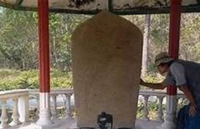 Bentuk fisik prasasti Lawadan Tulungagung.