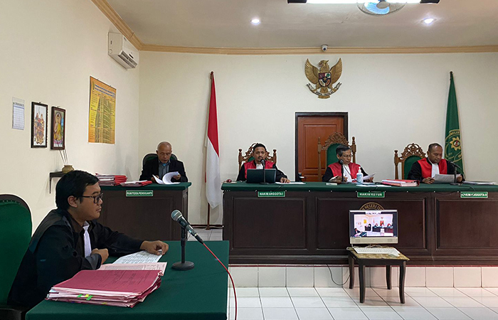 TOK: Suasana sidang putusan Mustakim di PN Tulungagung kemarin. Terdakwa minta banding setelah divonis 18 tahun.