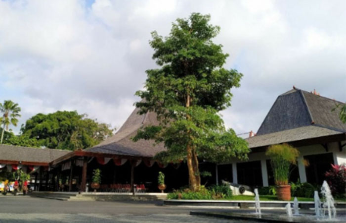 Bagian depan Pendopo Kongas Arum Kusumaning Bongso.