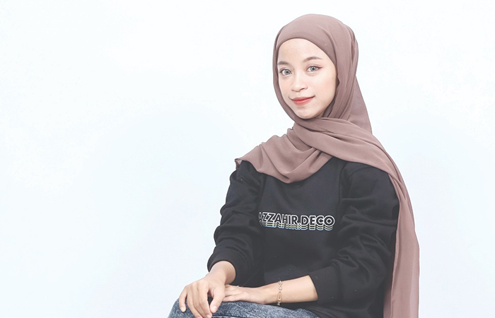 BERBAKAT:  Konsistensi Nuril  Indah Lestari  mengantarkannya  menjadi MUA  muda sukses.