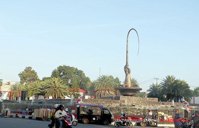 IKONIK: RTH Taman Pecut Kota Blitar menjadi salah satu jujugan wisatawan mengabadikan momen dan menikmati pemandangan air mancur.