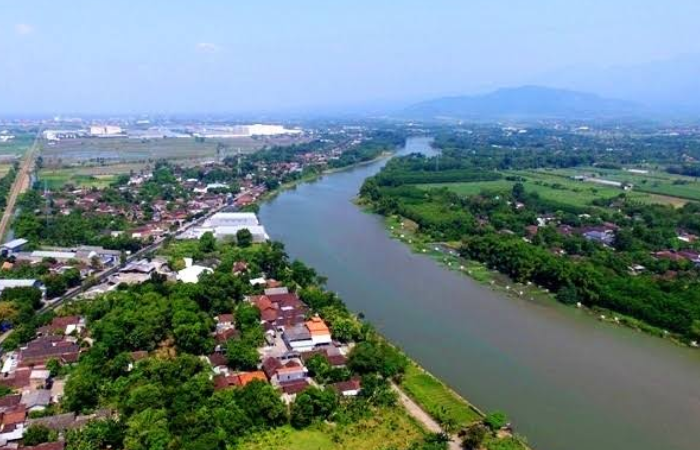BRANTAS: Sungai erpanjang no.2 di pulau Jawa yang menyimpan banyak kisah mistis.