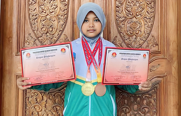 BERBAKAT: Virly Chalysta Aprilia, juara catur tingkat nasional.