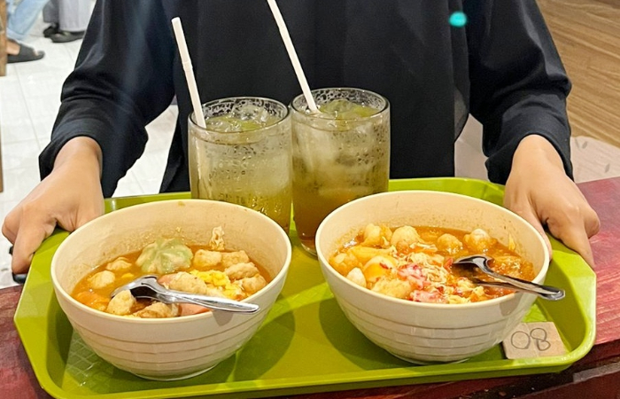 SUKA PEDAS: Makanan khas Sunda yang digemari sedap,  pedas dan ramahnya di kantong.