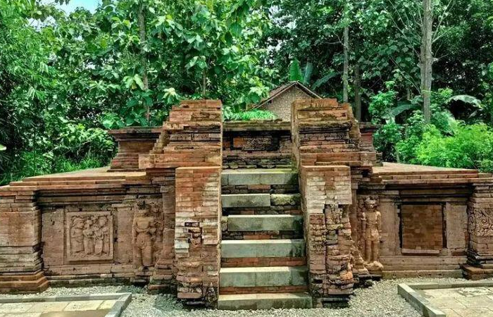 Pesona Cagar Budaya Candi Mirigambar