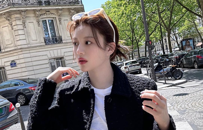 Go Yoon Jung terlihat cantik hanya dengan make-up minim