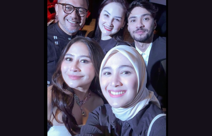 GALA PREMIERE : Cut Syifa saat menghadiri film perdana Ketika Berhenti di Sini
