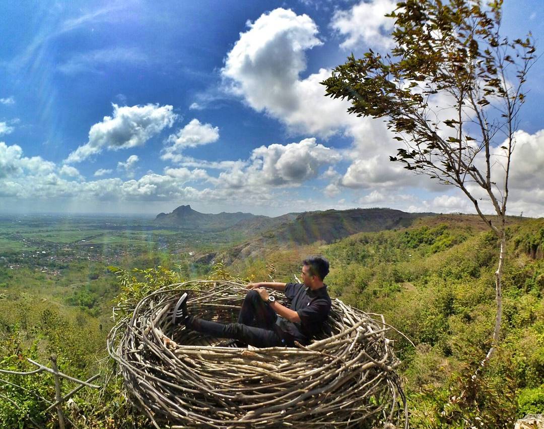 Bukit Jomblo/Jodho di Desa Pakisrejo, Tanggunggunung.