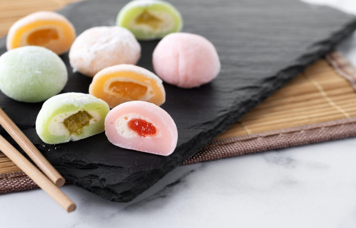 LUCU: Mochi bites dengan berbagai varian dan isi buah-buahan yang segar.