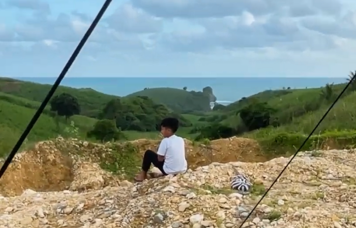 INDAH: Camping sambil menikmati pemandangan pantai yang indah.