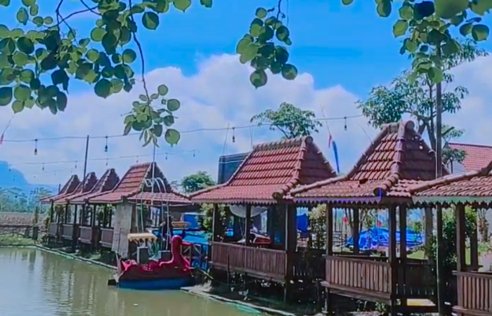 WISATA: Plumpung Garden wisata bertema alam di Tulungagung.
