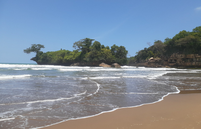 Pesona Pantai Pelang, Trenggalek