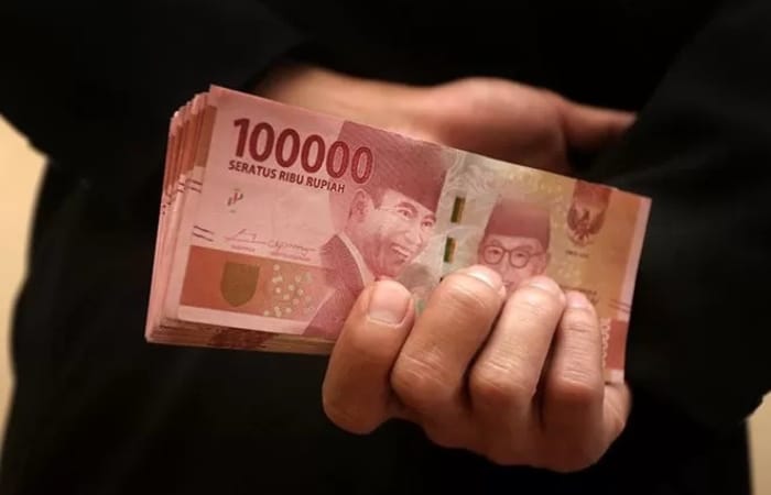 Ada beberapa hal yang menjadi pertimbangan pemberian upah pada karyawan.