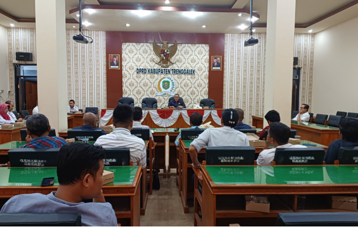 FOKUS: DPRD Trenggalek melalui Komisi II memfasilitasi hearing Gapetam Trenggalek, Rabu (7/9).