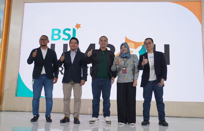 Para stakeholder dalam acara opening ceremony BSI Umrah Travel Fair di Main Atrium Kota Kasablanka, Jakarta (07/09).