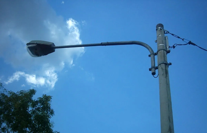 ILUSTRASI : Lampu penerangan jalan umum (PJU).