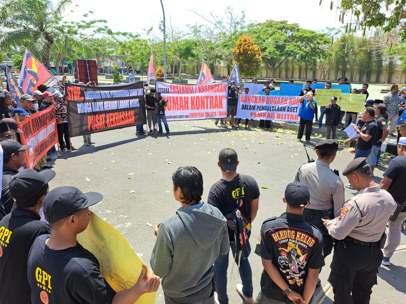 massa yang tergabung dalam GPI menggelar unjuk rasa, Senin (18/9/2023)