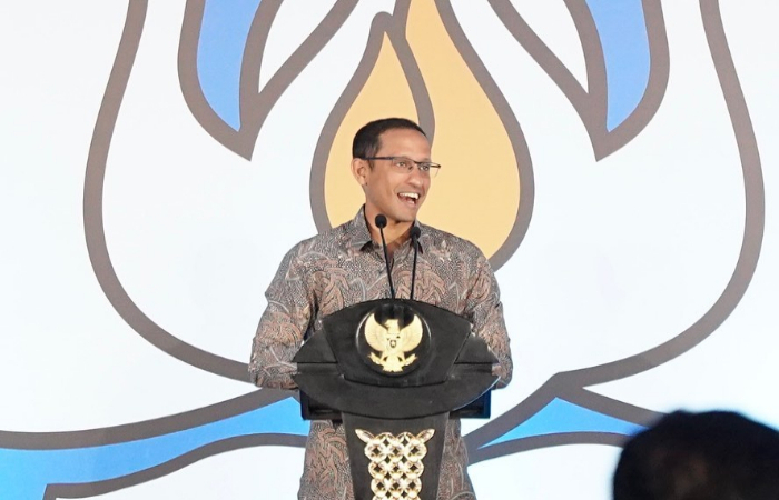 DISOROT: Menteri Pendidikan,Kebudayaan,Riset Dan Teknologi (Mendikbudristek) Nadiem Makarim, mengeluarkan kebijakan yang mengubah standar nasional dan akreditasi pendidikan tinggi di Indonesia.