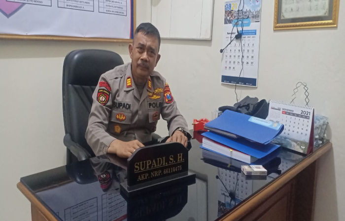 DEDIKASI: Anggota Satgas Bencana Polres Trenggalek, AKP Supadi, memiliki pengalaman tersendiri urus bencana.
