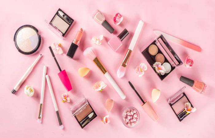 BISA DICOBA: Sejumlah alat make up yang wajib dimiliki bagi pemula.