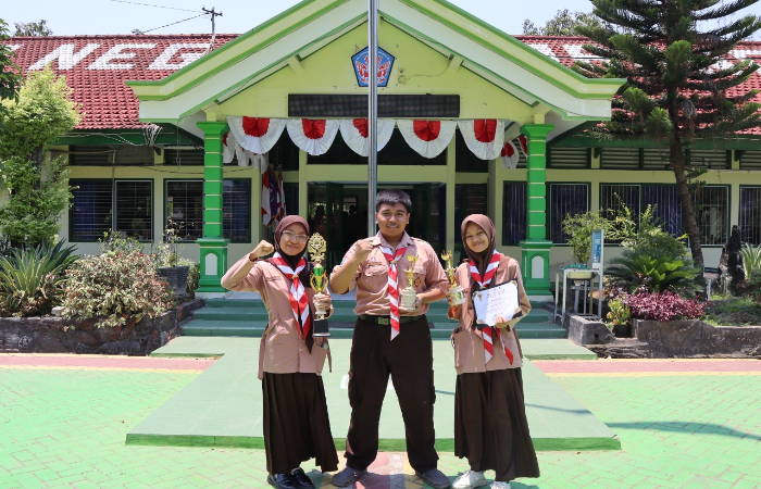 SANG JAURA: Festival dan lomba seni siswa nasional (FLS2N) tahun ini menjadi kenangan manis bagi SMAN 1 Karangan.