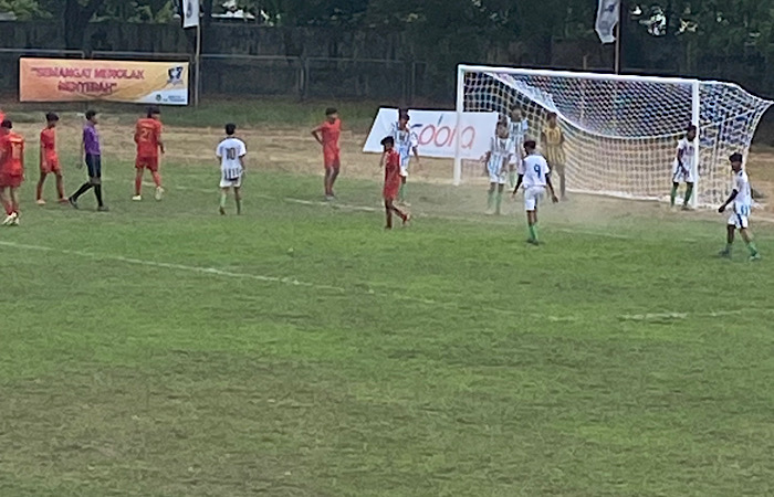 SERU: Laga Perseta 1970 dan Persiga Trenggalek dalam lanjutan Piala Soeratin U-17 grup 12 PSSI Jatim di Stadion Rejoagung, Kedungwaru, Tulungagung, Sabtu (11/11/2023).