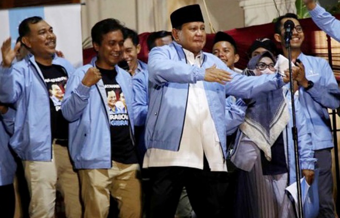 Joget gemoy ala Capres nomor urut dua, Prabowo Subianto yang membuat kesan politik semakin riang gembira.