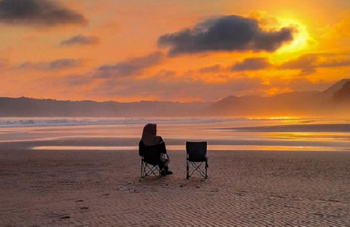 Suasana Pantai Dlodo