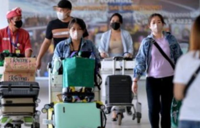 Kasus Covid-19 meningkat, wisatawan diimbau agar tertib protokol kesehatan.
