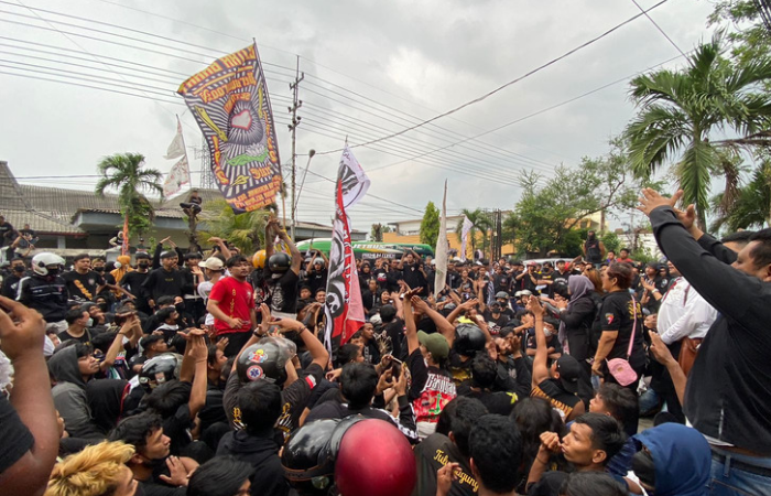 Sidang pra peradilan di PN Tulungagung yang menyedot antusiasme para pesilat.