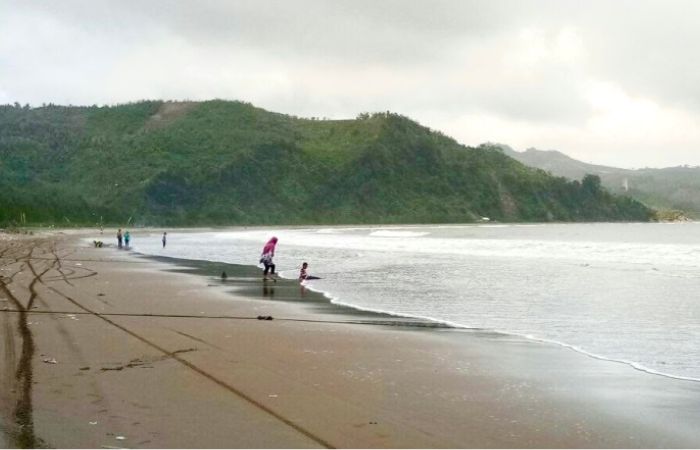 Pesona Pantai Gemah Tulungagung